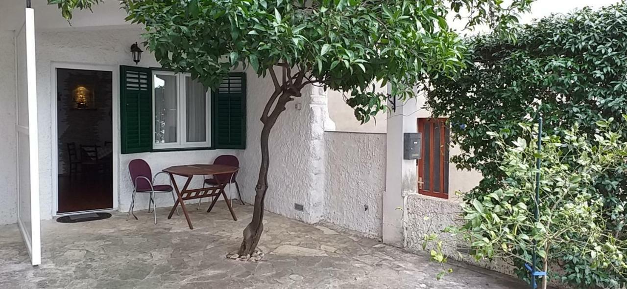 Harbour-Side Apartment With Beautiful Terrace Podgora Eksteriør billede